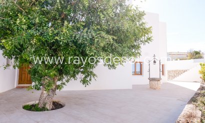 Villa - Herverkoop - Moraira - Benimeit