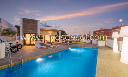 Villa - Herverkoop - Orihuela Costa - Villamartín