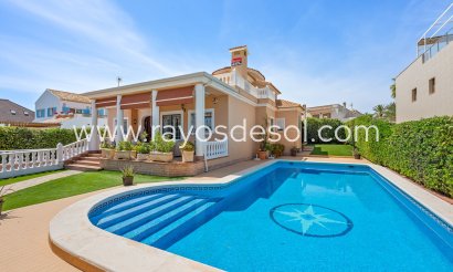 Villa - Herverkoop - Torrevieja - La Mata