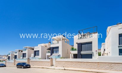 Villa - Herverkoop - Torrevieja - Punta Prima