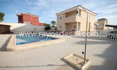 Villa - Resale - Torrevieja - FBU-64999