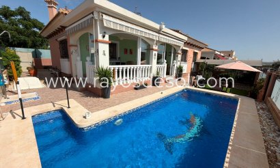 Villa - Reventa - Los Montesinos - La Herrada