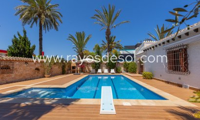 Villa - Reventa - Orihuela Costa - BE-85535