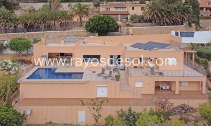 Villa - Wiederverkauf - Moraira - Benimeit