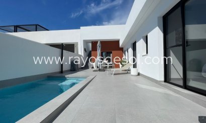 Villa - Wiederverkauf - Roldan - Roldan