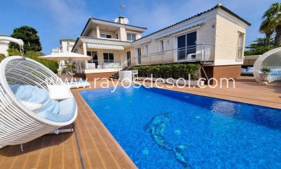 Villa - Wiederverkauf - Torrevieja - La Mata