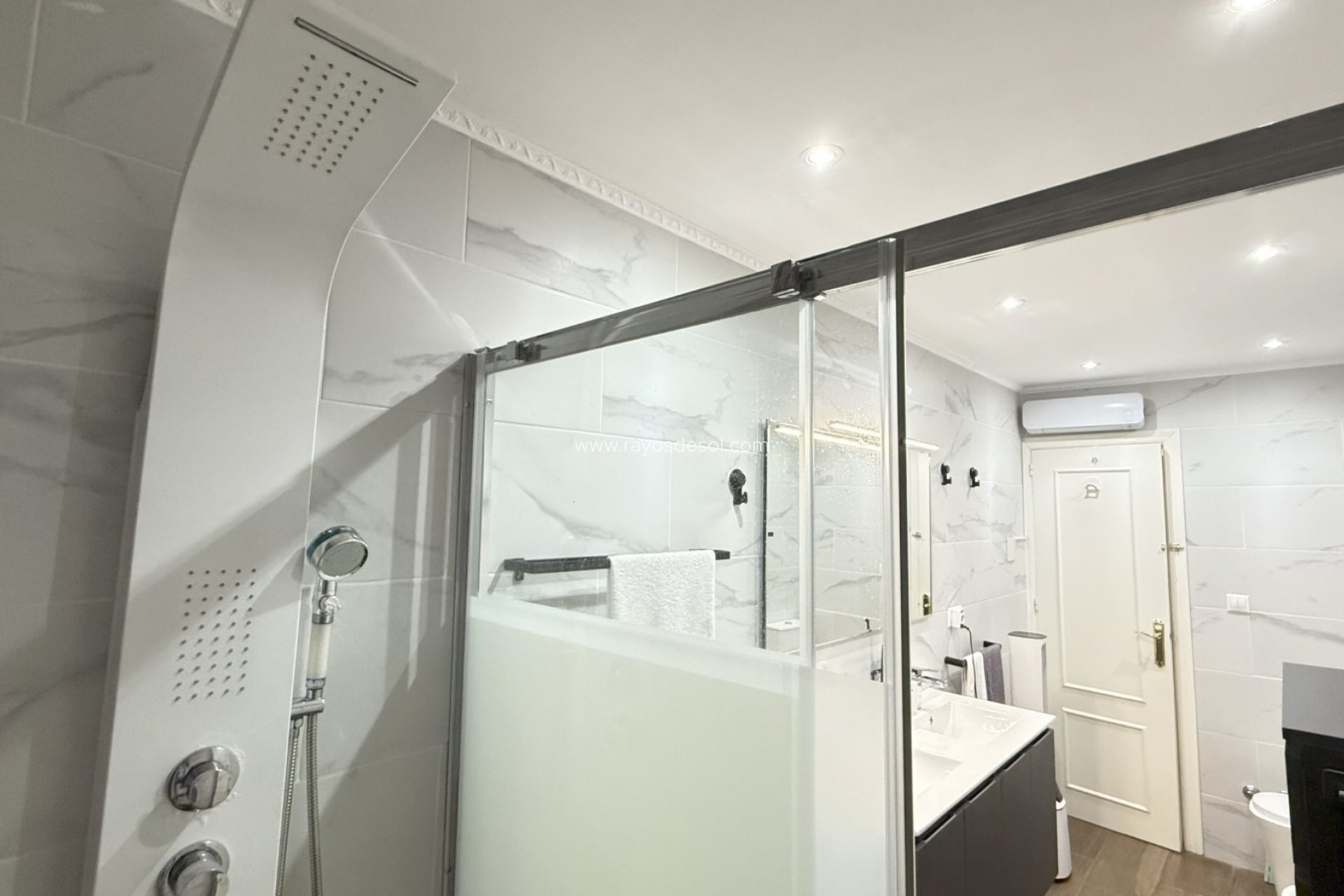 Wiederverkauf - Haus - Orihuela Costa - La Zenia