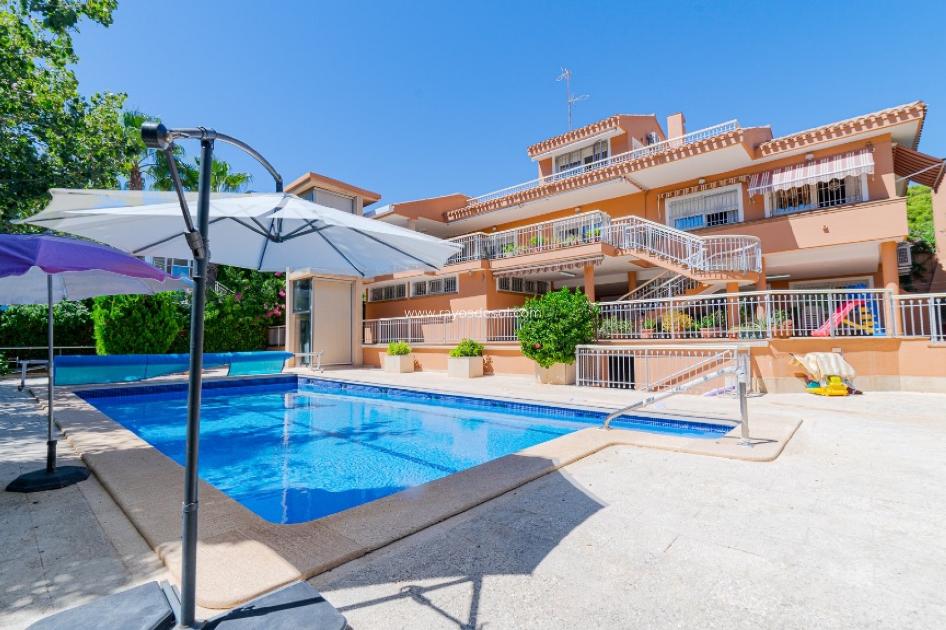 Wiederverkauf - Villa - Orihuela Costa - Campoamor
