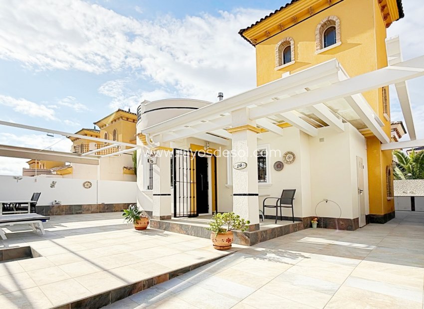 Wiederverkauf - Villa - Orihuela Costa - Los Altos