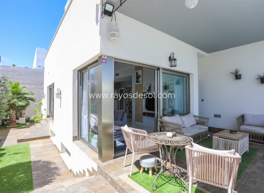 Wiederverkauf - Villa - Orihuela Costa - Villamartin