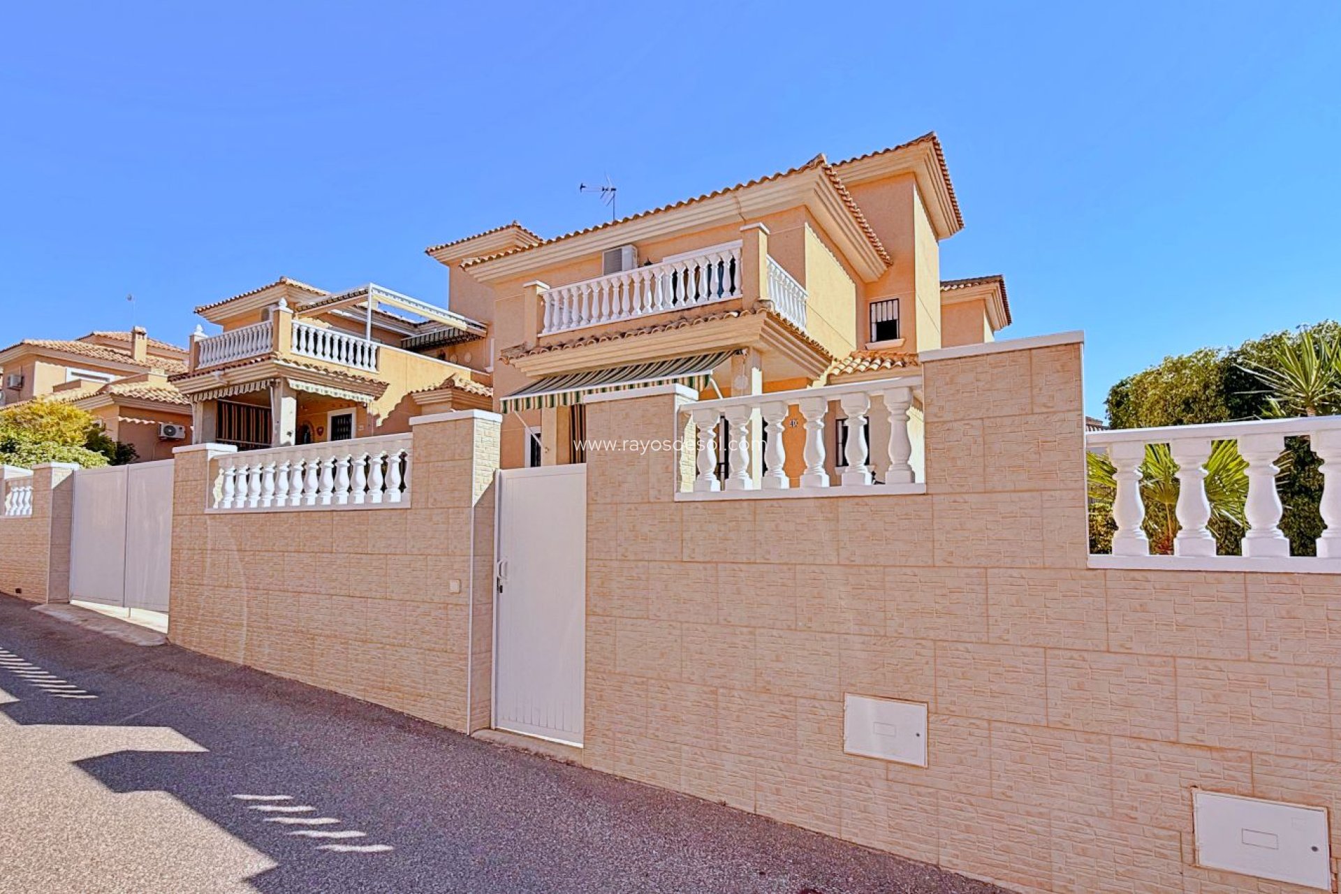 Wiederverkauf - Villa - Orihuela Costa - Villamartín