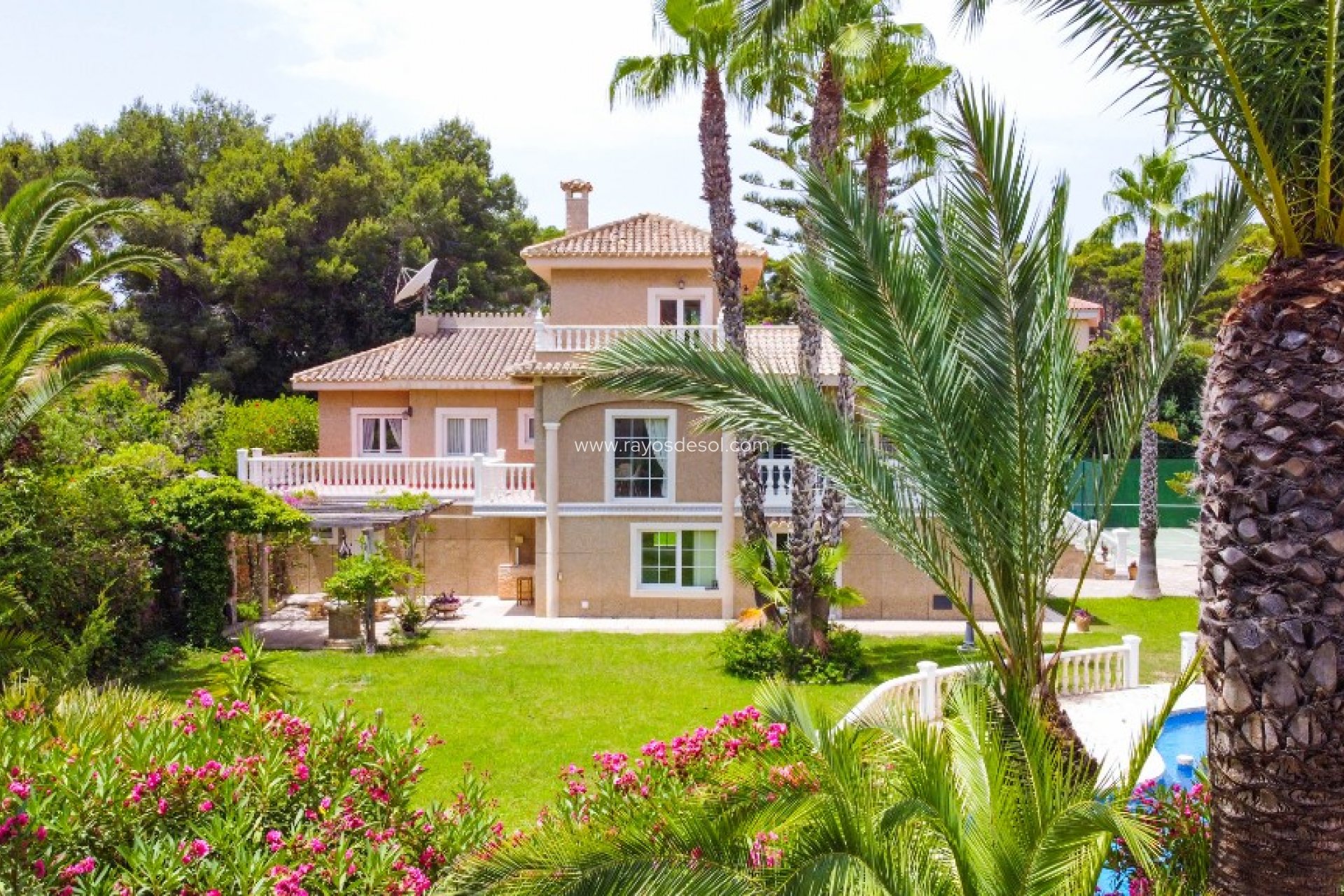 Wiederverkauf - Villa - Orihuela Costa - Villamartin