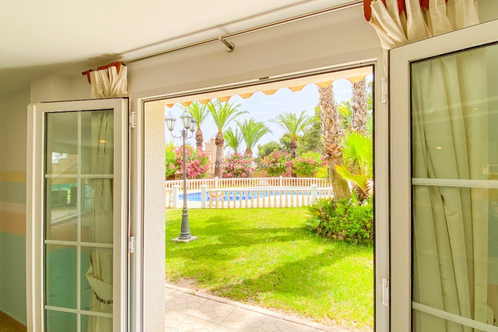 Wiederverkauf - Villa - Orihuela Costa - Villamartin